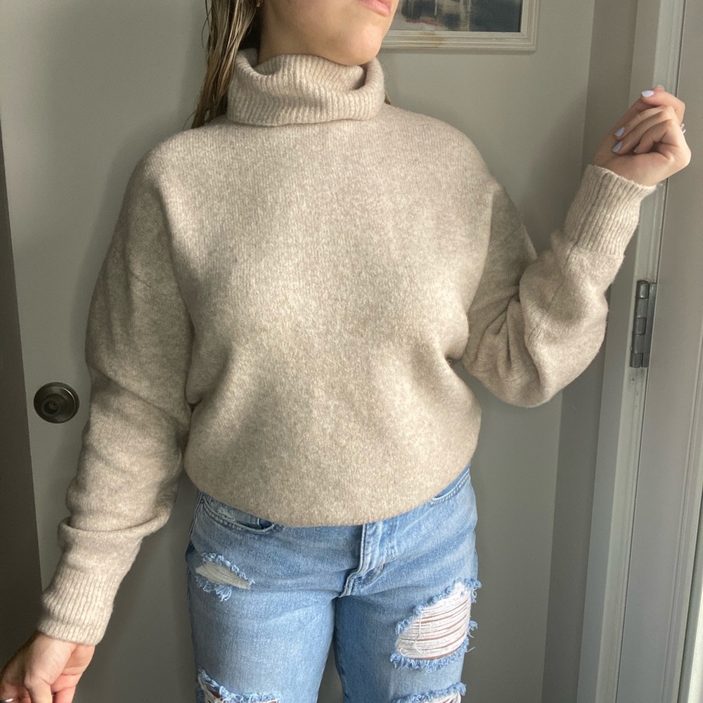 Beige H&M Turtleneck